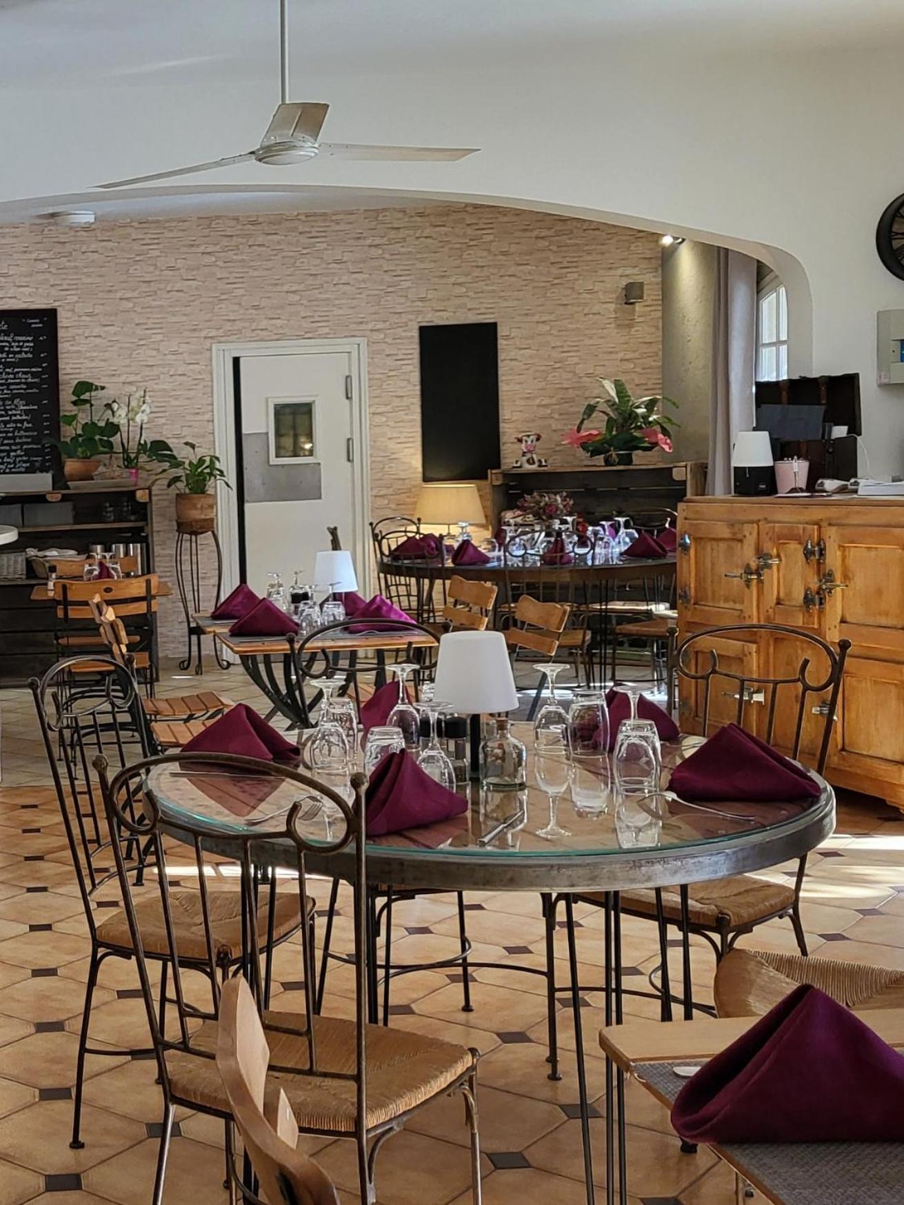 Auberge De La Table Ronde Vinon-sur-Verdon Exteriér fotografie